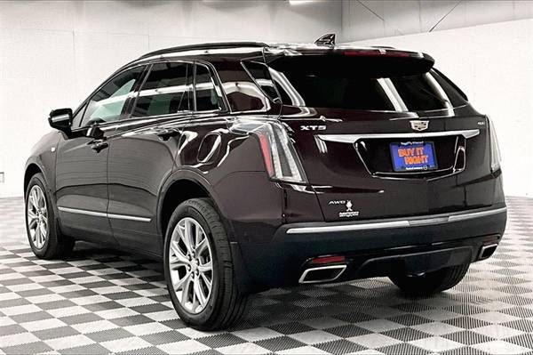 Cadillac XT5 with VIN: 1GYKNGRS8MZ127954