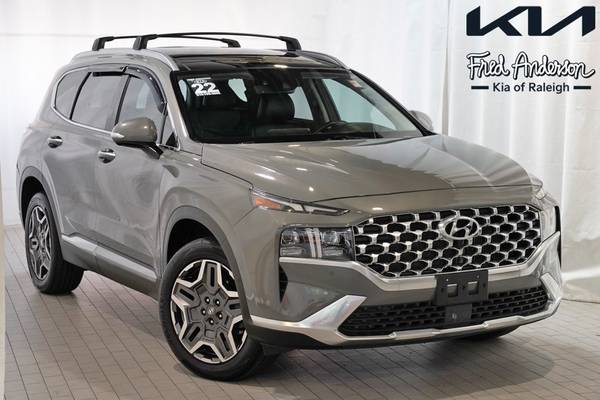 Hyundai Santa Fe with VIN: 5NMS44AL7NH445811
