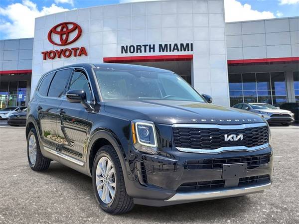 Kia Telluride with VIN: 5XYP2DHC0NG274136