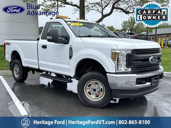 Ford F-250 Super Duty with VIN: 1FTBF2B61KED16842
