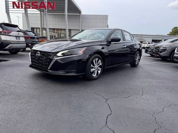 Nissan Altima with VIN: 1N4BL4BV7PN379839