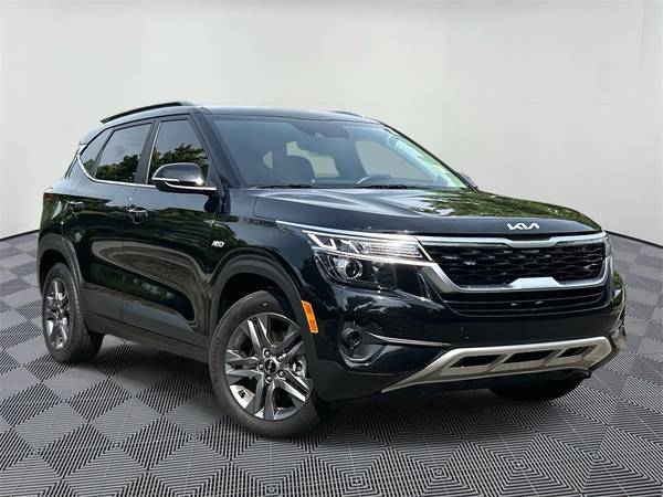 Kia Seltos with VIN: KNDEUCAA6P7424142