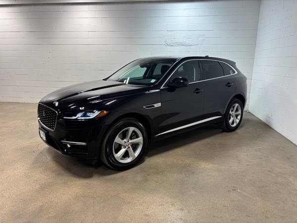 Jaguar F-PACE with VIN: SADCJ2EX2PA712207