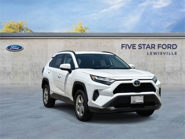 Toyota RAV4 with VIN: 2T3P1RFV5PW390862