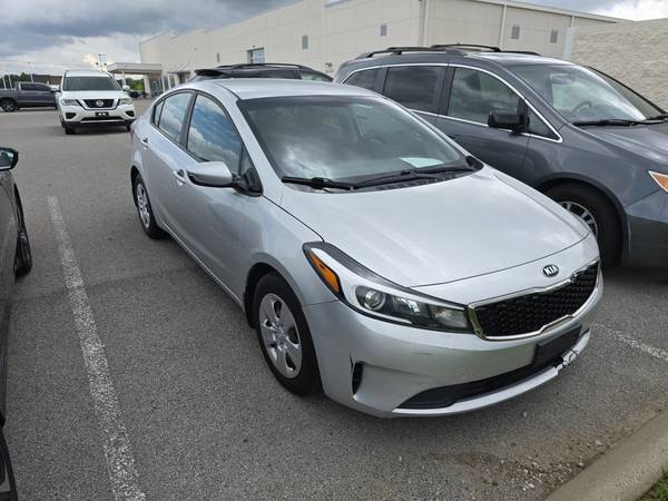 Kia Forte with VIN: 3KPFK4A72HE135152
