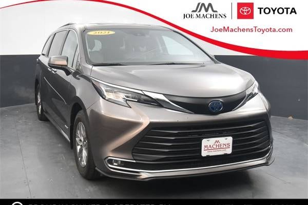 2021 Toyota Sienna XLE 8-Passenger Hybrid