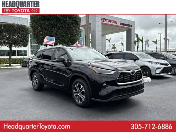 Toyota Highlander with VIN: 5TDKDRAH6RS529548