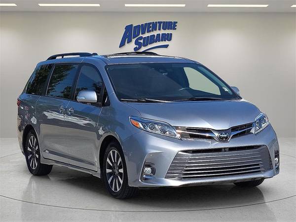 Toyota Sienna with VIN: 5TDYZ3DCXJS941372