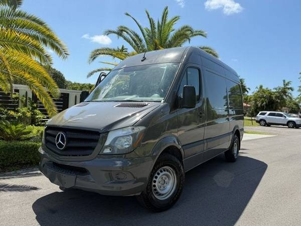 Mercedes-Benz Sprinter Worker with VIN: WD3PE7CD7JP636330
