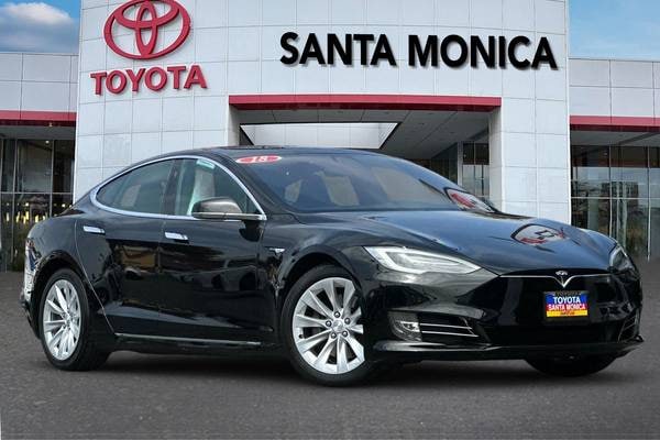 Tesla Model S with VIN: 5YJSA1E2XJF259197