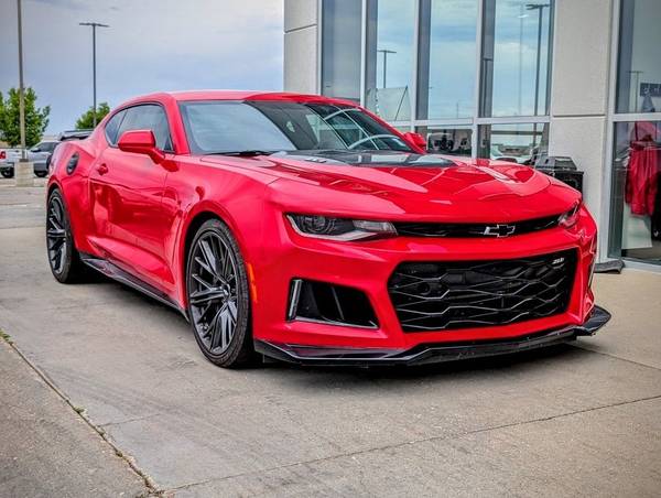 Chevrolet Camaro with VIN: 1G1FK1R62J0121138