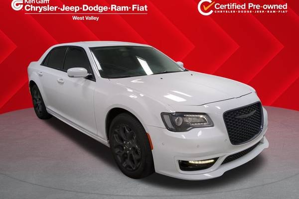 2022 Chrysler 300 Touring L