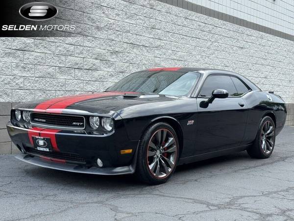 Dodge Challenger with VIN: 2C3CDYCJ9EH205263