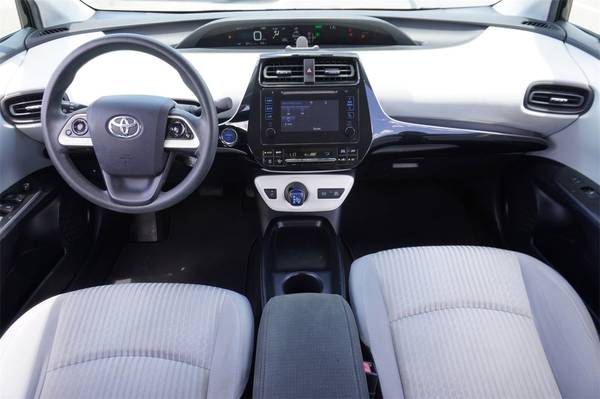 Toyota Prius with VIN: JTDKARFU8G3522422