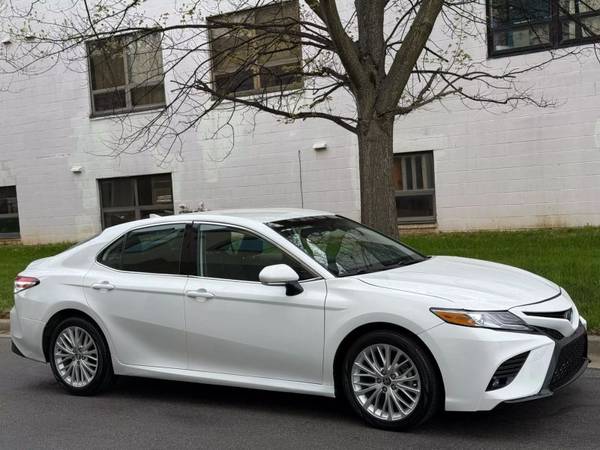 Toyota Camry Hybrid with VIN: 4T1F31AK0LU540514