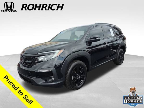 Honda Pilot with VIN: 5FNYF6H80NB052381