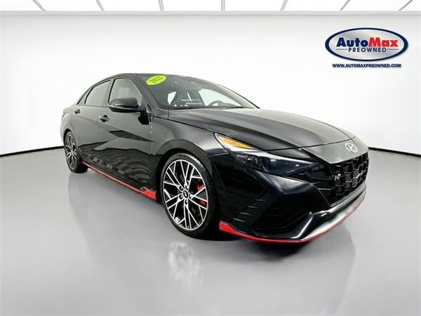 Hyundai Elantra with VIN: KMHLW4AK3NU008236