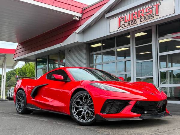 Chevrolet Corvette with VIN: 1G1YB2D43S5102400