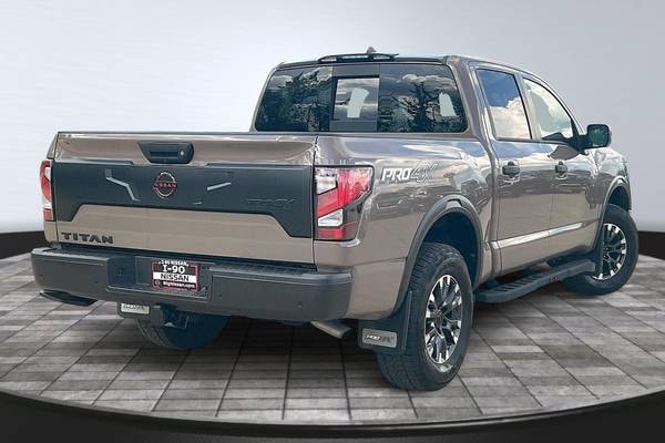 2024 Nissan Titan PRO-4X Crew Cab
