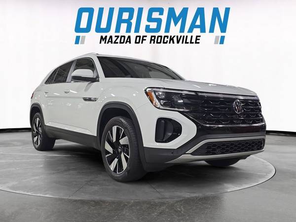 Volkswagen Atlas Cross Sport with VIN: 1V2WE2CA7RC241138