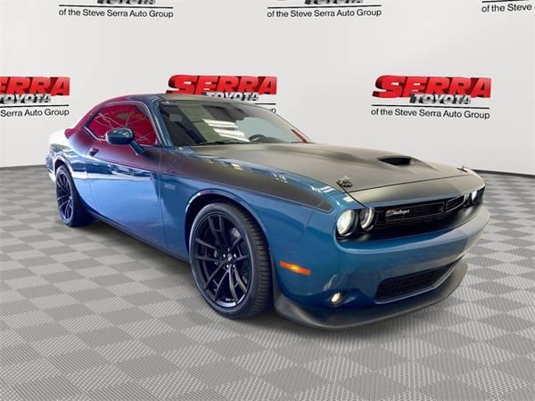 Dodge Challenger with VIN: 2C3CDZFJ0LH194250