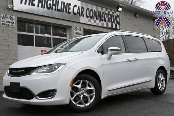 Chrysler Pacifica with VIN: 2C4RC1GG6LR185284