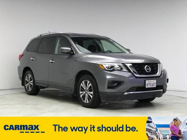 Nissan Pathfinder with VIN: 5N1DR2MM1JC671074