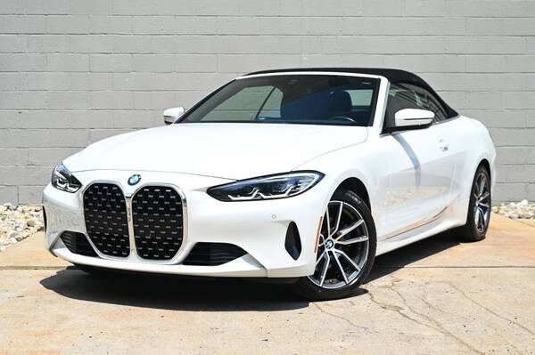 BMW 4 Series with VIN: WBA43AT09RCR37402