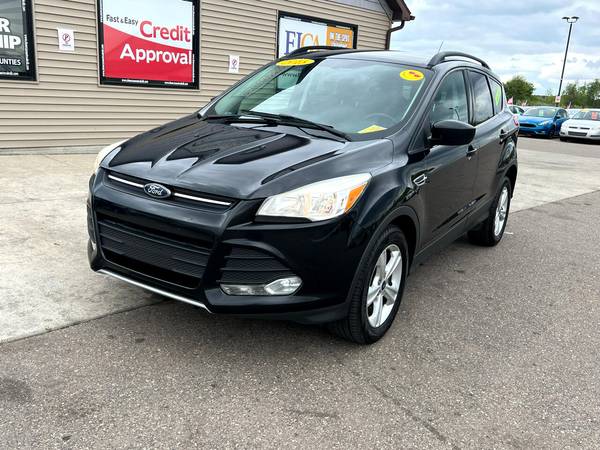 Ford Escape with VIN: 1FMCU9GX3FUA33614