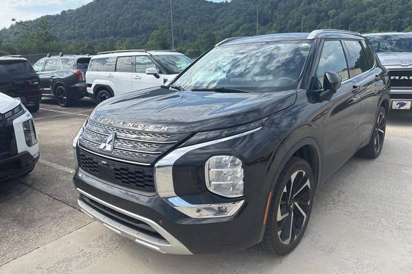 2023 Mitsubishi Outlander SEL