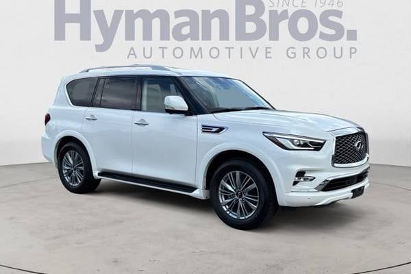 2023 INFINITI QX80 LUXE