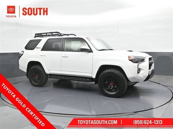 Toyota 4Runner with VIN: JTELU5JR6N6062689