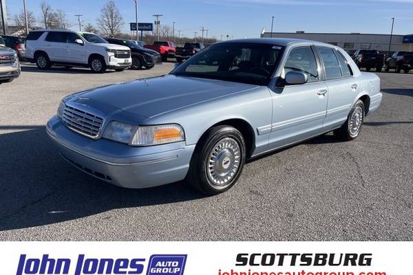 2000 Ford Crown Victoria Base