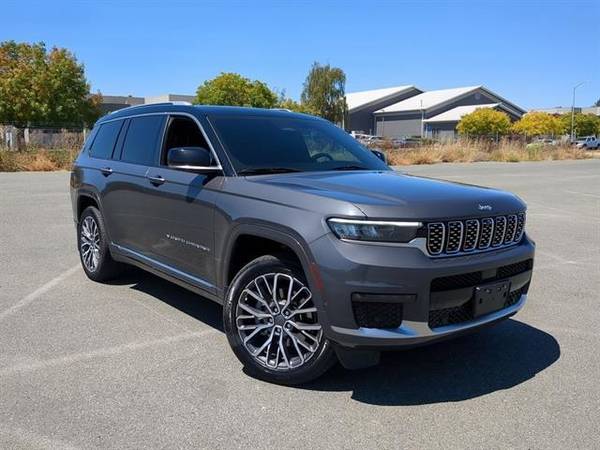 Jeep Grand Cherokee L with VIN: 1C4RJKET3M8192492