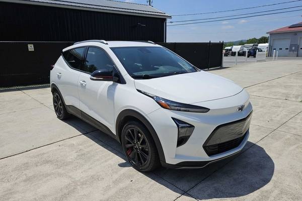 2023 Chevrolet Bolt EUV LT Hatchback