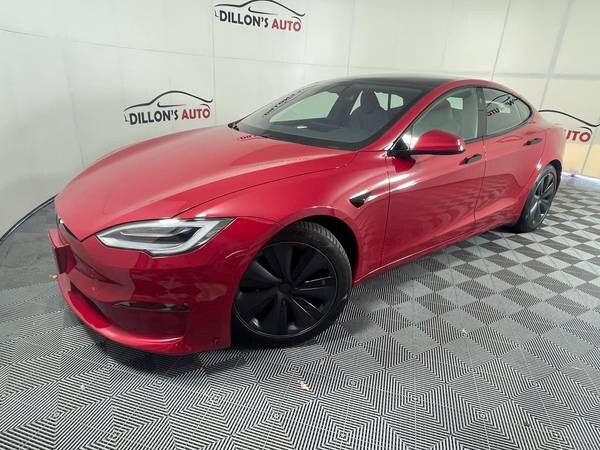 Tesla Model S with VIN: 5YJSA1E69MF442145