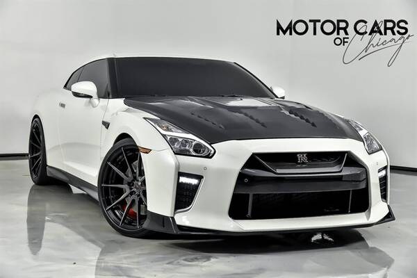 Nissan GT-R with VIN: JN1AR5EF8LM100111