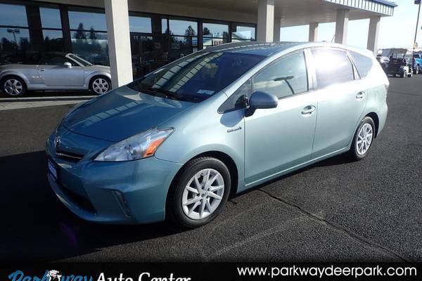 2013 Toyota Prius v Three Hybrid