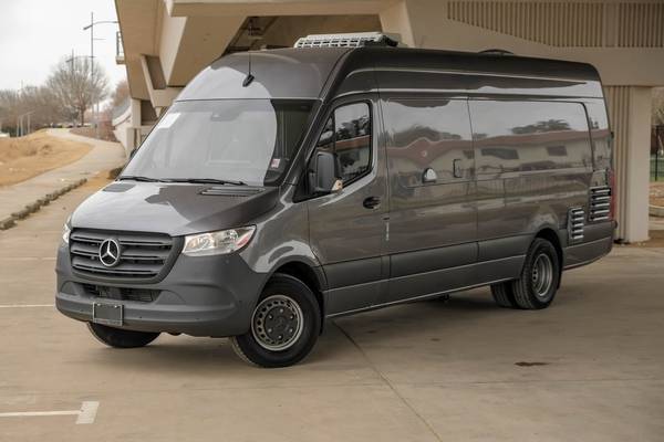 Mercedes-Benz Sprinter with VIN: W1W9ED3Y5NT082058