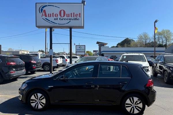 2016 Volkswagen e-Golf SE Hatchback