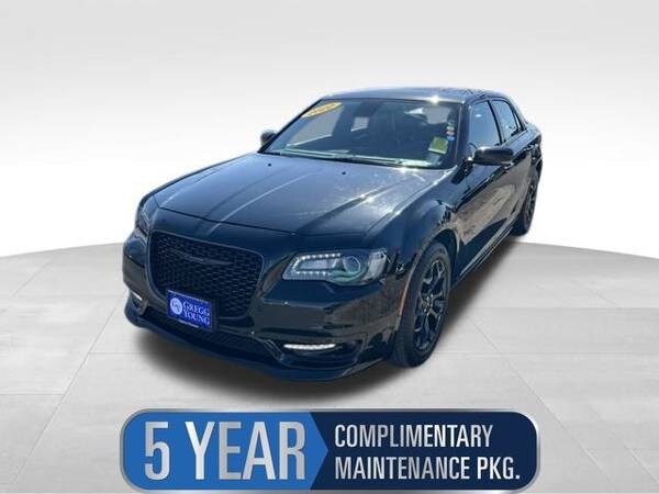 Chrysler 300 with VIN: 2C3CCASG6NH262889
