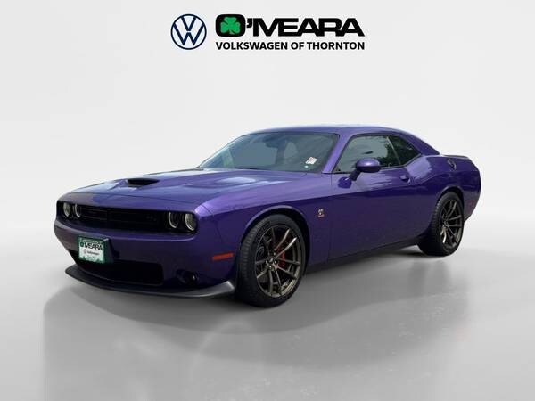 Dodge Challenger with VIN: 2C3CDZFJ7KH679922