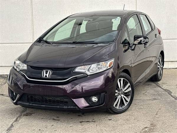 Honda Fit with VIN: 3HGGK5H80FM757553