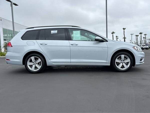 Volkswagen Golf SportWagen with VIN: 3VWD17AUXJM752423
