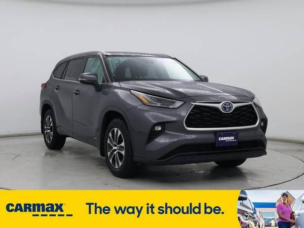 Toyota Highlander Hybrid with VIN: 5TDGBRCH1NS561438