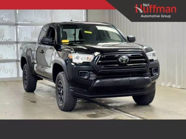 Toyota Tacoma with VIN: 5TFSZ5AN3KX165797