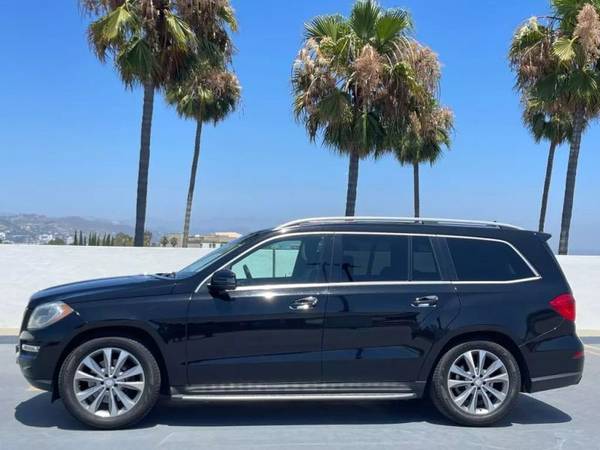 Mercedes-Benz GL-Class with VIN: 4JGDF7CE1EA305732