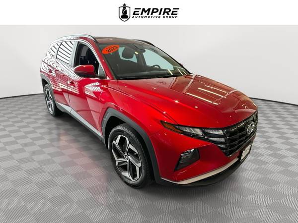 Hyundai Tucson with VIN: 5NMJFCAE0NH101223