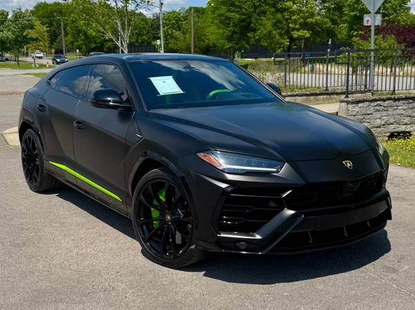 Lamborghini Urus with VIN: ZPBUA1ZL9NLA16889