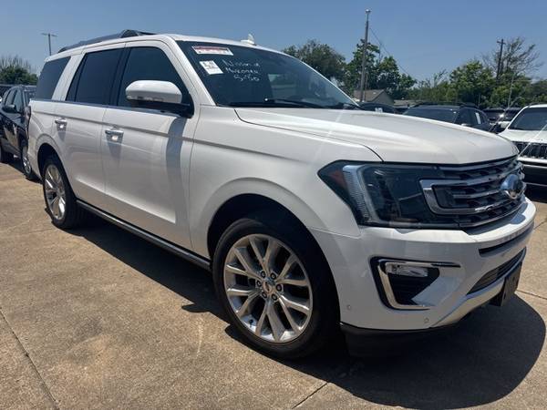 Ford Expedition with VIN: 1FMJU2AT6KEA86039